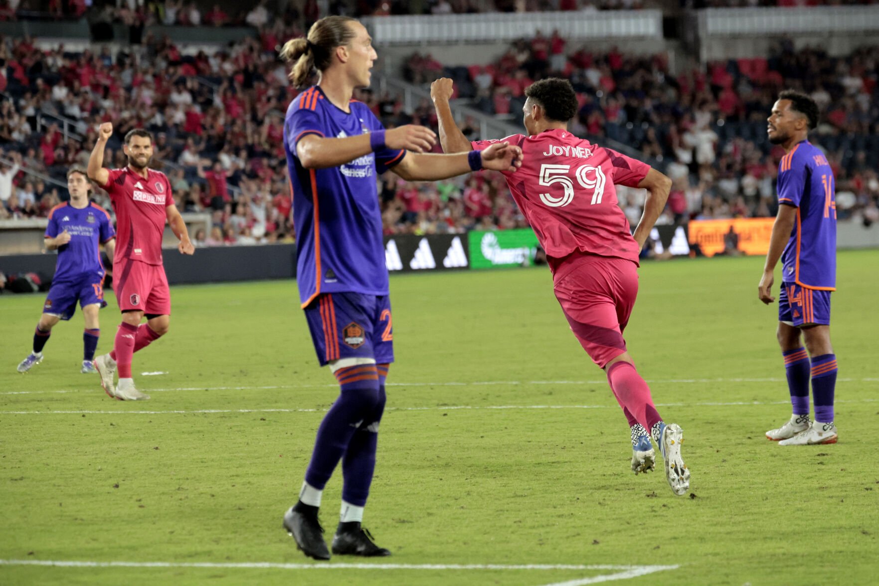 Late rally not enough as 51黑料 City SC falls to Houston 3-2